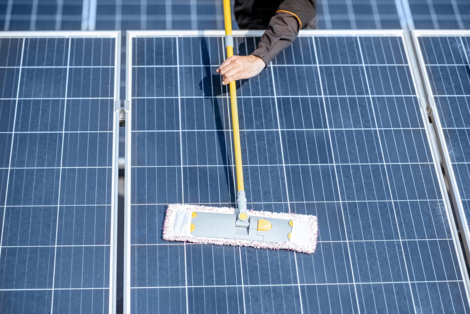 Maintenance of solar panels: ways to extend their service life